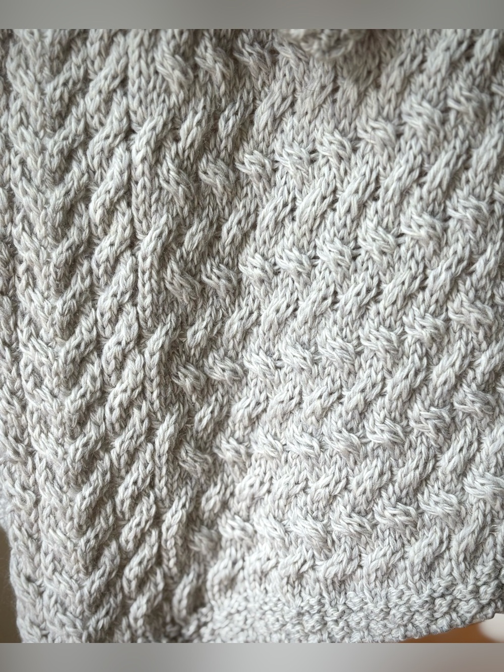 Aran Sweater Market Waterfall Cable Cardigan 100% Virgin Wool Ireland M - Picture 9 of 13